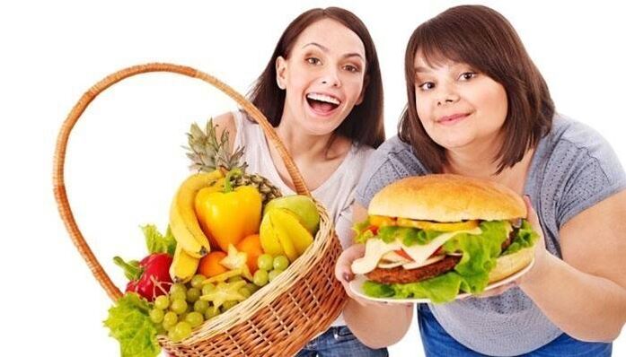 Para una pérdida de peso exitosa, las chicas revisaron su dieta. 