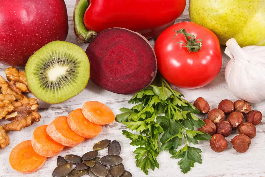 La dieta de los pacientes con gota incluye una variedad de verduras y frutas. 